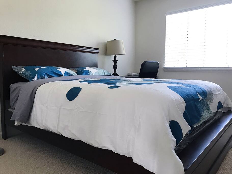 Cozy queen bedroom 2