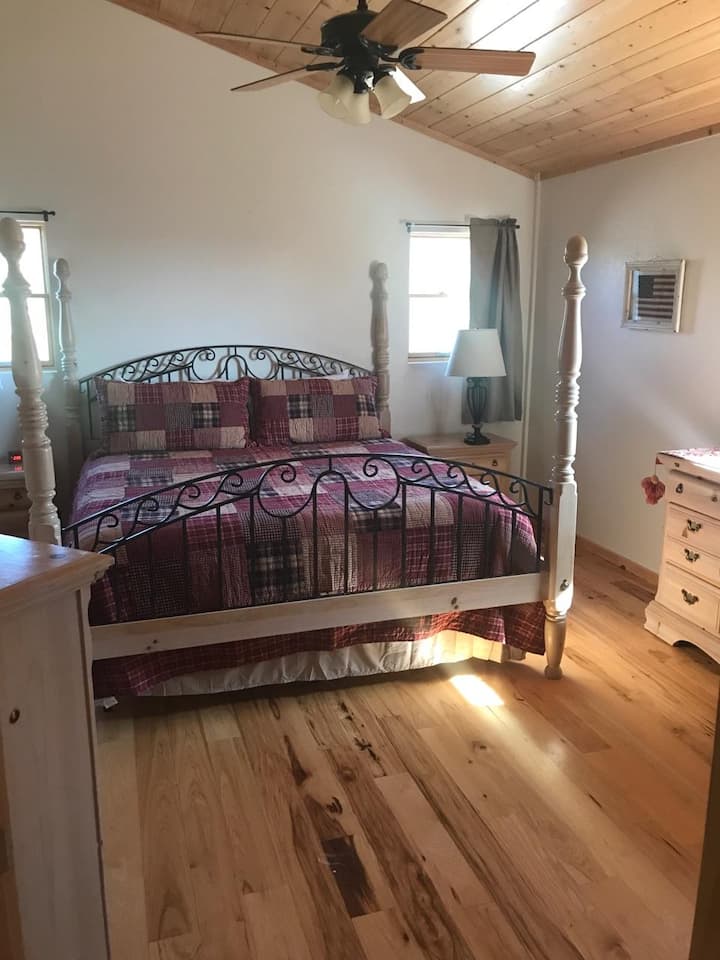 King Bedroom Upstairs