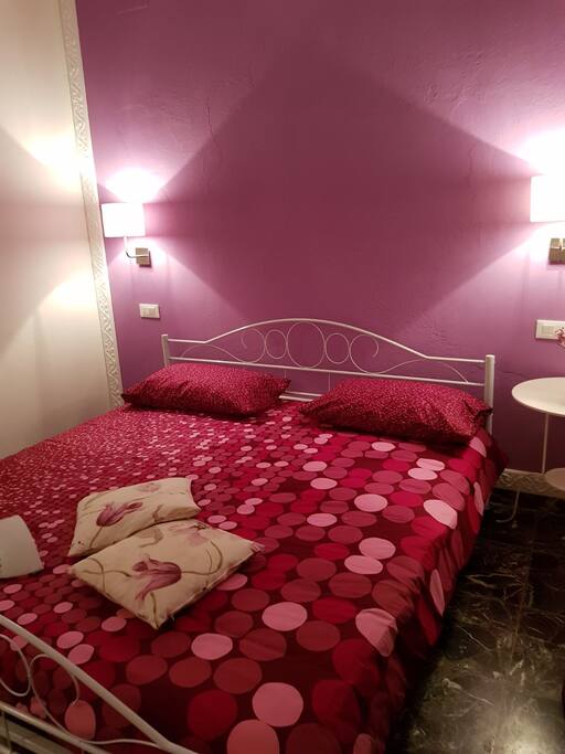 Purple room