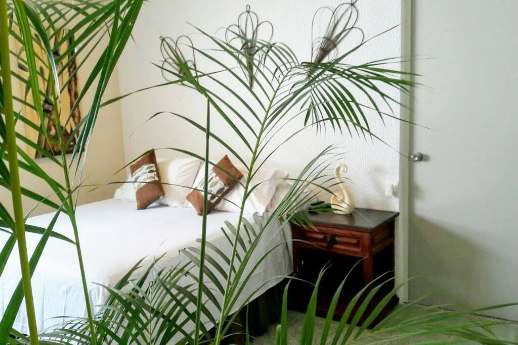 CONFORTABLE HABITACIÓN CON BAÑO PRIVADO