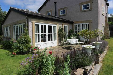Tranquil, Luxury Farmhouse.Views