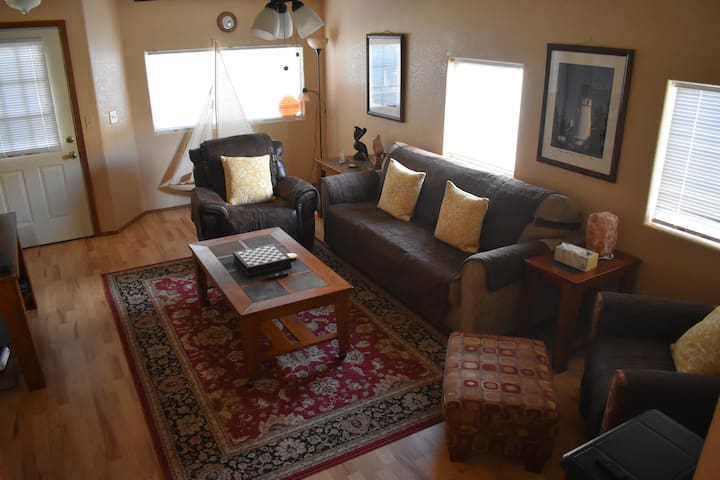 Little House w/ Creek in Backyard near Ocean