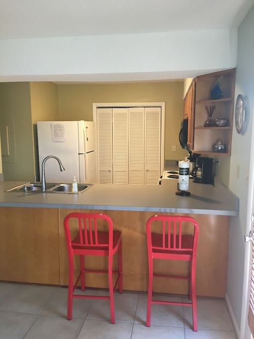 Kitchen/Eat In Bar