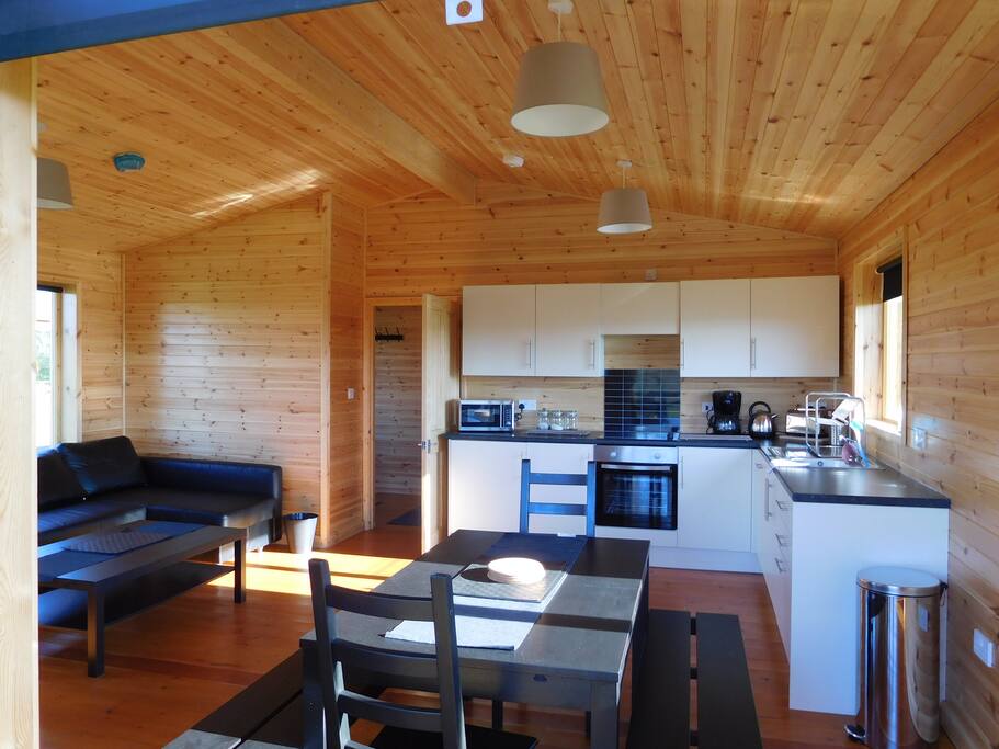 Dinning Area & Kitchen