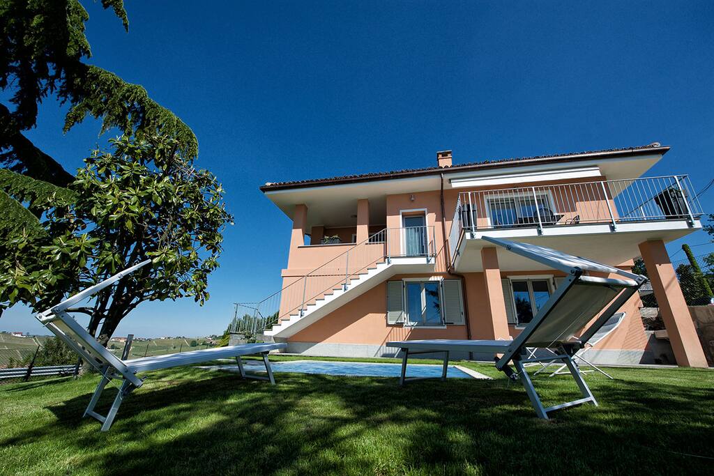 garden, solarium and jacuzzi