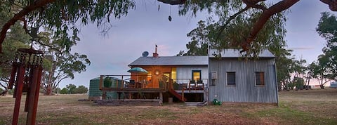 The Quarters, (Pets, Hot tub) Farmstay