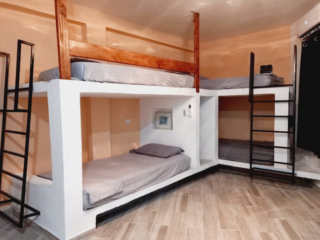 Entire home with 1 bedrooms in Cabo San Lucas - loft103 amigable en Casa Blanca