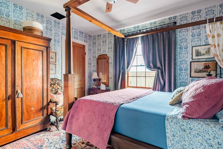 Luxury Historic Creole Cottage, French Quarter; Pool & Spa gallery image 4