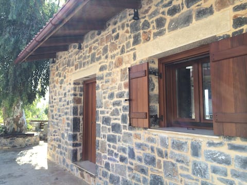 Casa cretense tradicional "A Paranga de Ulisses"