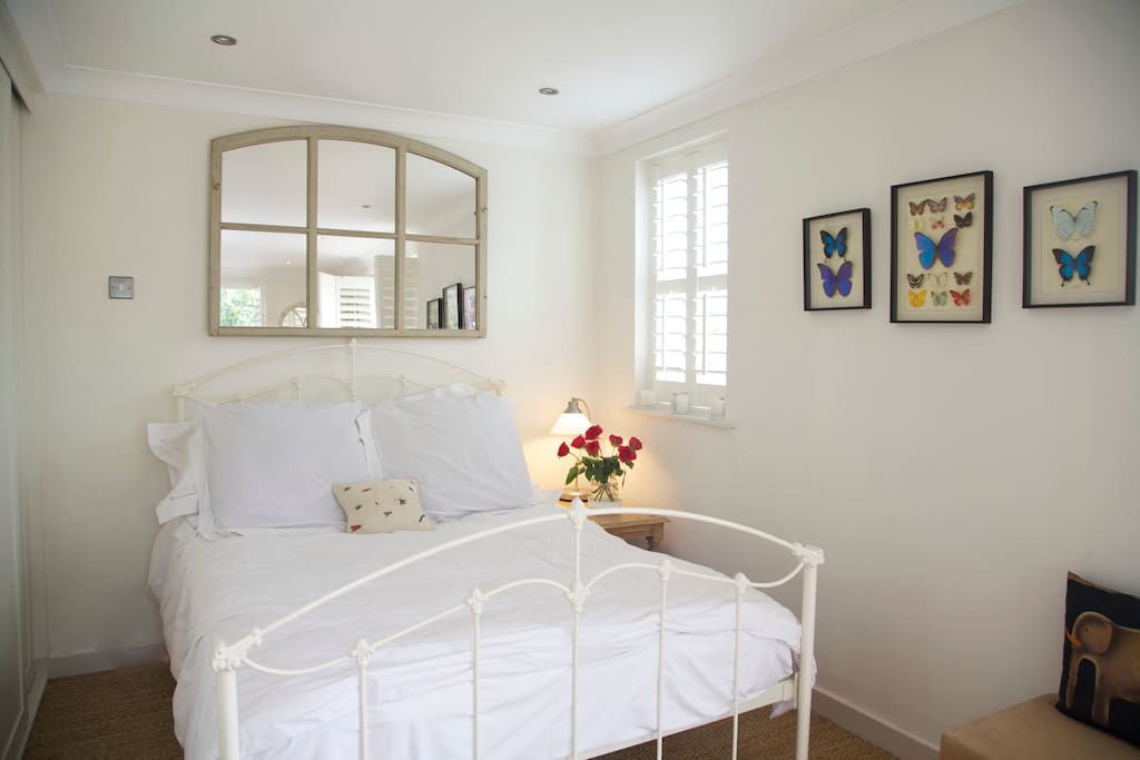 Very comfortable queen size bed and an option of additional single bed for a third person.