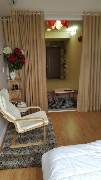 Another relaxing coner in guest room