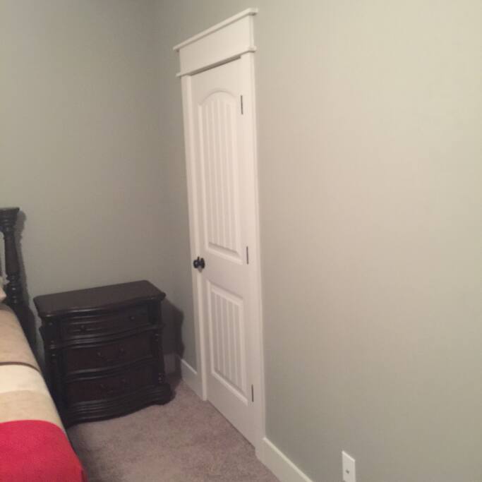 closet empty for your use