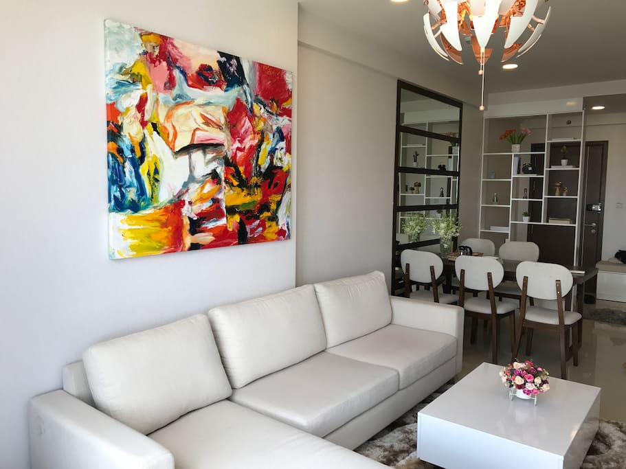 The very artistic decor and painting