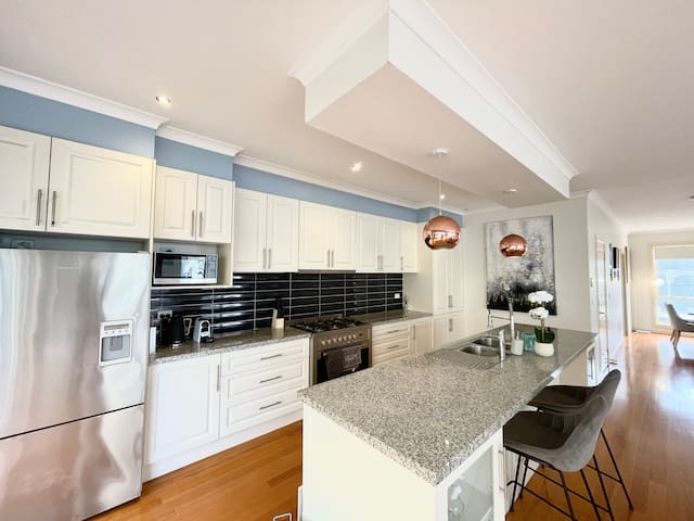 Waterside Place – Upscale River Precinct gallery image 4