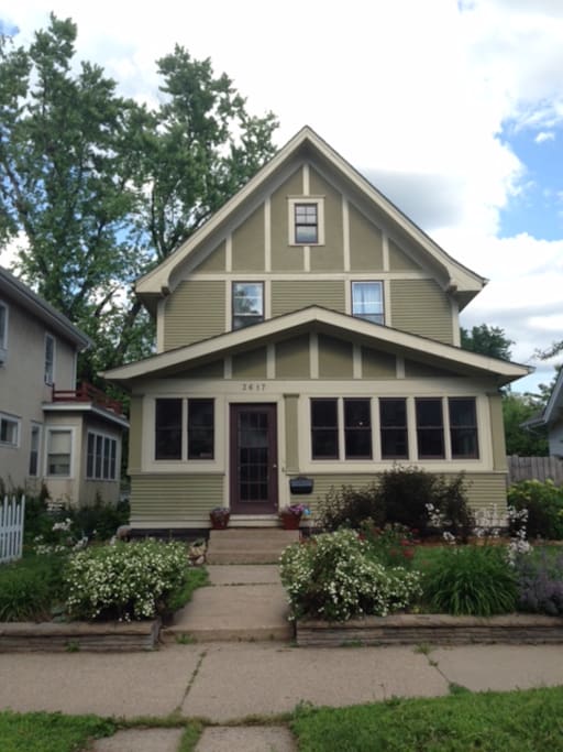 1913 historic Craftsman in the heart of Minneapolis!