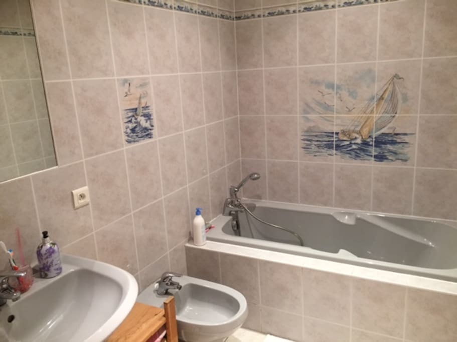 Salle de bains attenante aux 2 chambres