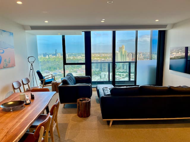 Modern 3 bed 2 bath city condo with gorgeous views