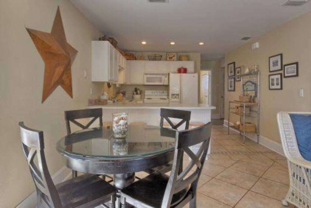 Dining & Kitchen Area