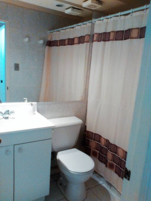 Baño limpio de uso exclusivo.