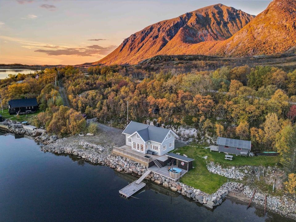 Stunning High End Vacation Rentals In Norway With Security image