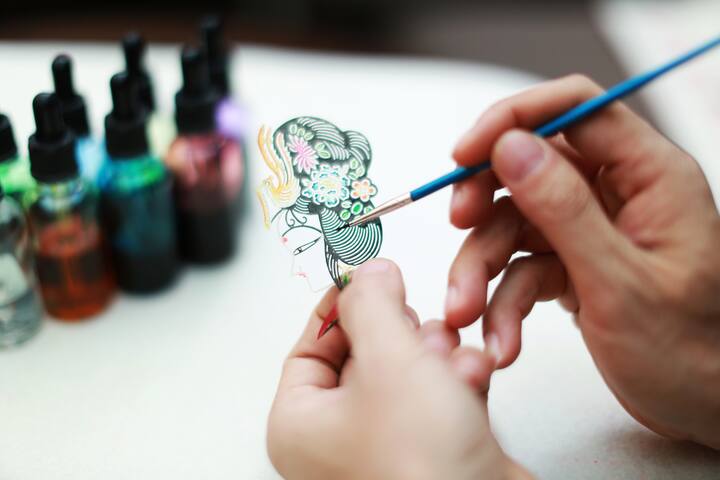 無形文化財の影絵の絵付け 観劇体験 Airbnb