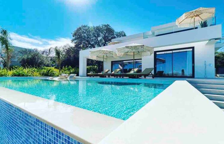 Villa Gatsby by Gatsby Rhodes Villas gallery image 3