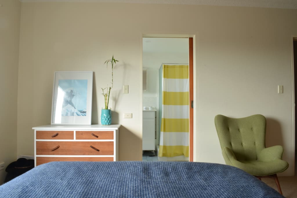 Two way bathroom, shower and bath