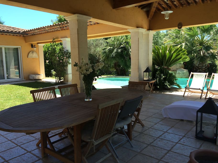 Terrasse couverte ombragée