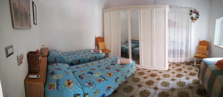 საძინებელი 1