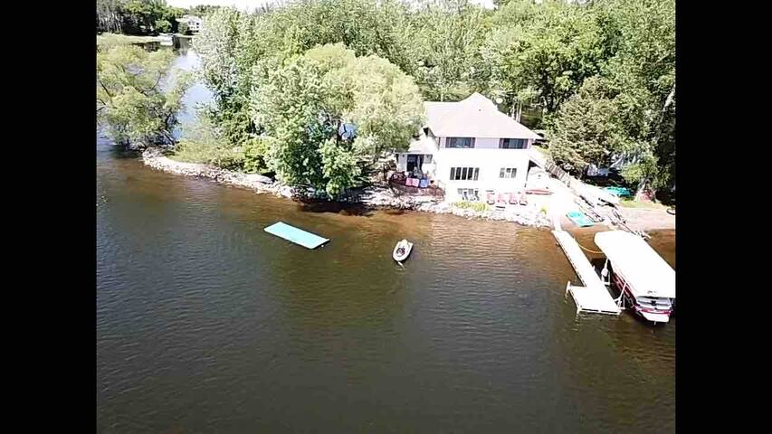 Lake House on the Point – Sandy Beach – Kayaks gallery image 2