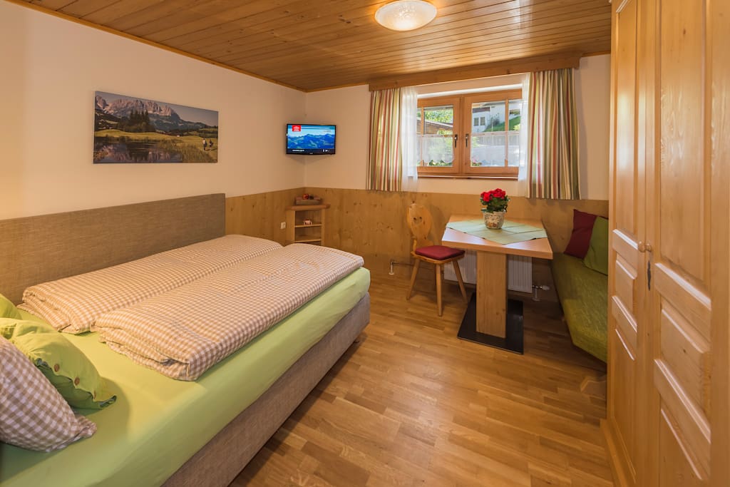 Fewo/Apartement 1
Boxspring Bett 160x200