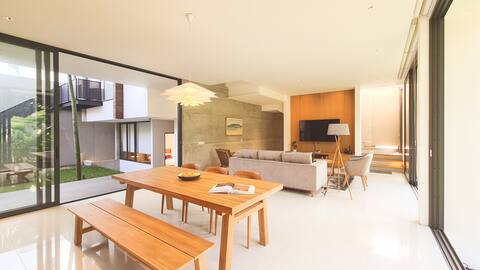 Koselig Bandung Family Villa 5BR Rooftop View BBQ