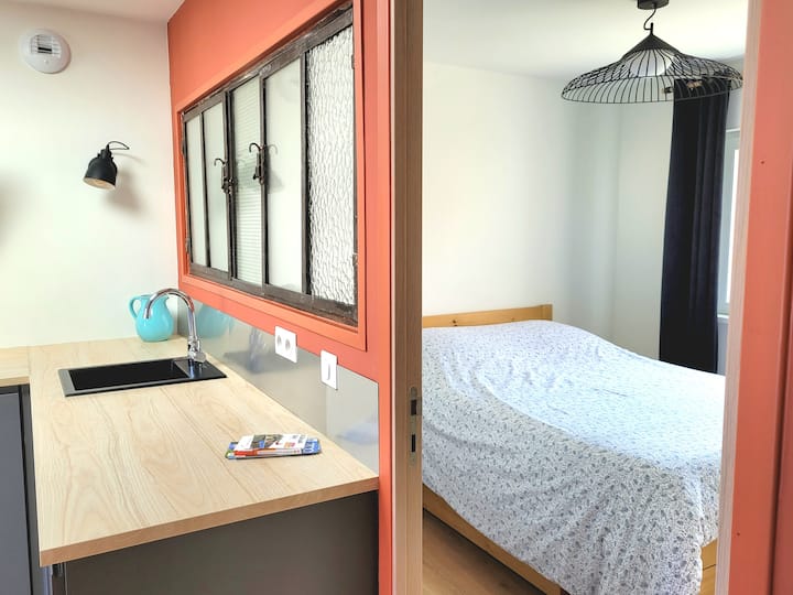 Spálňa s posteľou 140×200 s úložným priestorom
