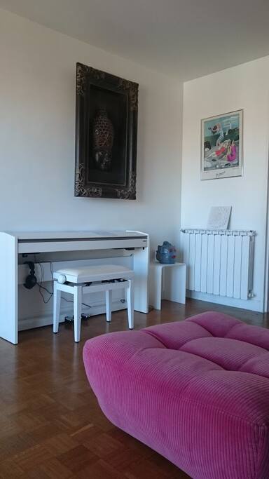 Coin musique, salon.