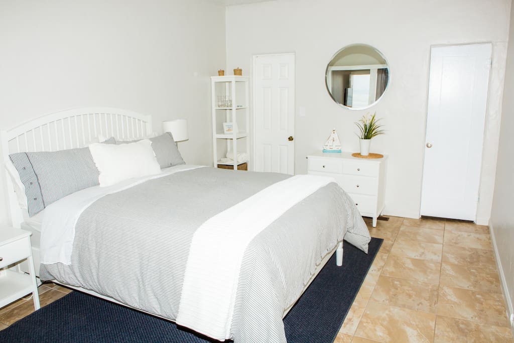 Perfect couples retreat with a queen size bed