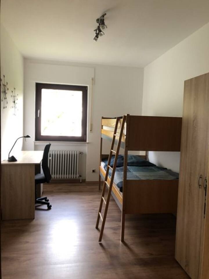 ห้องนอน (3) พร้อมเตียงสองชั้น