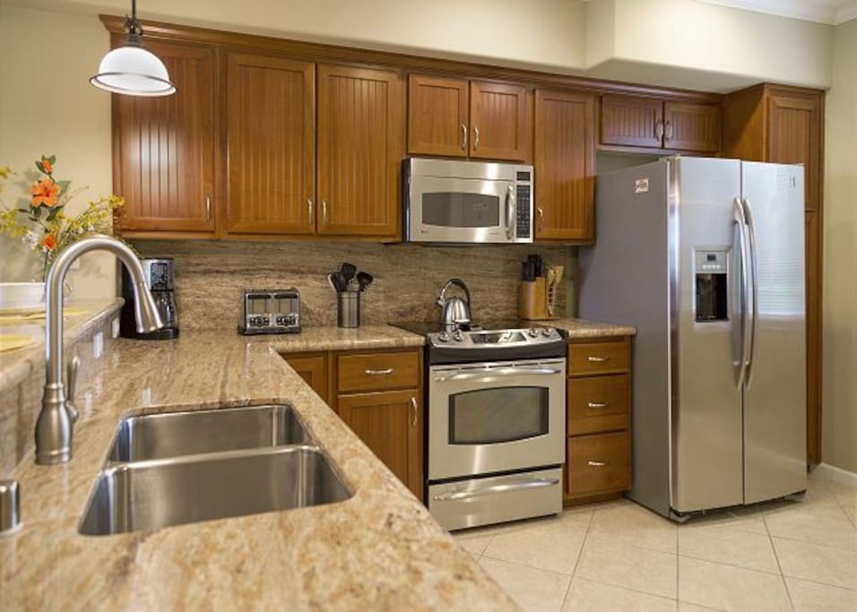 Fully equipped gourmet kitchen