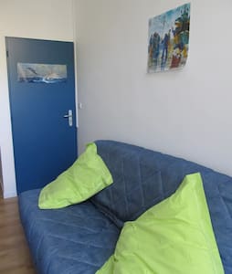 STUDIO 15m2 pres FOURVIERE du VEND au LUNDI