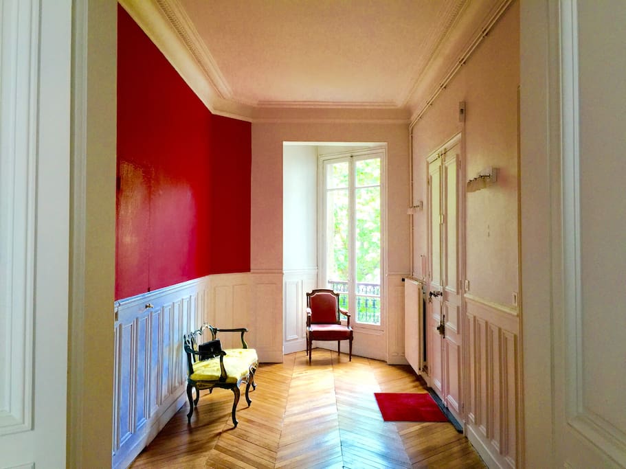 this is the entrance of this very typical parisian style luxury apartment.