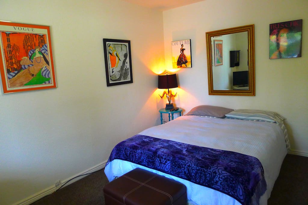 bedroom w queen bed cable tv