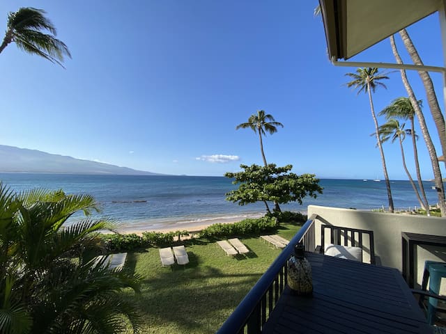 Makani A Kai B4 beachfront Maui, pool, a/c, w/d gallery image 2