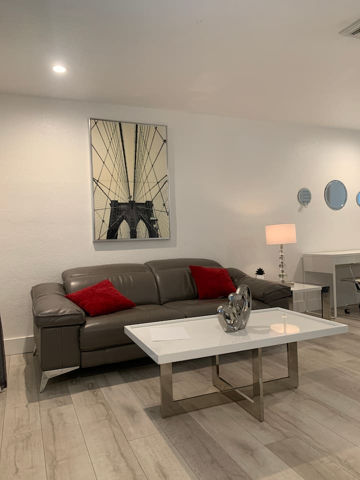 Blue Studio Close To Downtown Hollywood - Aventura, FL