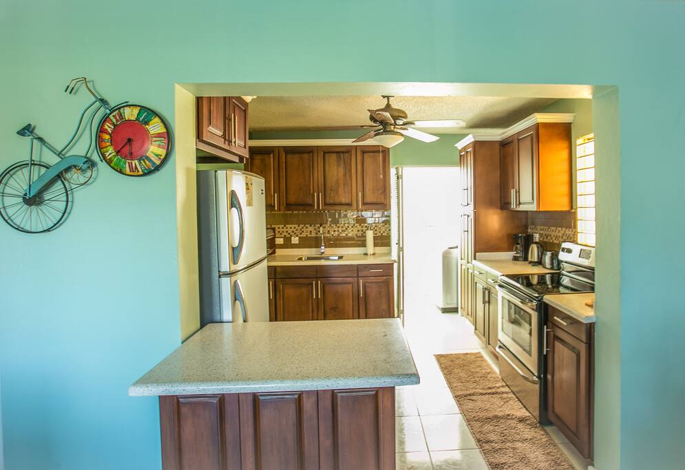 Cook up a storm in this fully equipped kitchen. What about some ackee and saltfish - Jamaica's national dish?