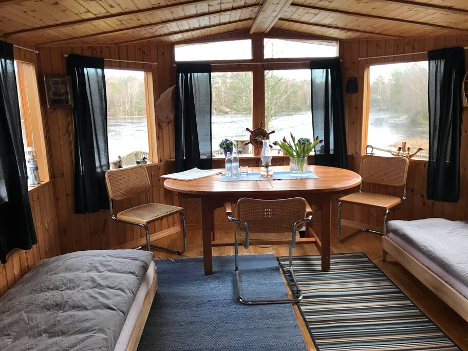 Sjöstugan, med en fantastisk utsikt över sjön.