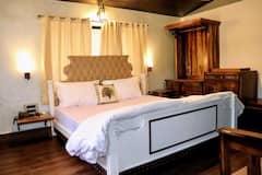 Double+Bed+Deluxe+room+%7C+Cozy+Stay+with+breakfast+at+Mount+Abu