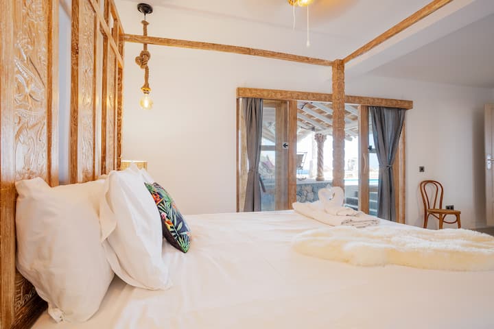 "Lilly" 4 poster slaapkamer suite