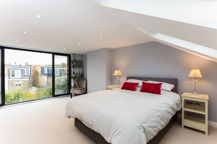 Newly modernised family friendly 3 bedroom home gallery image 5