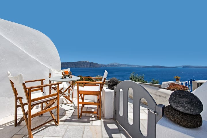 Kostantinos House-volcano View - Santorini