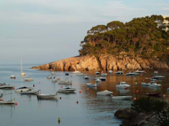 Charming Beach Cottage in Aigua Blava, Begur