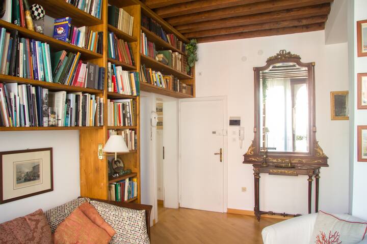 Cosy Apt in the heart of Venice gallery image 3